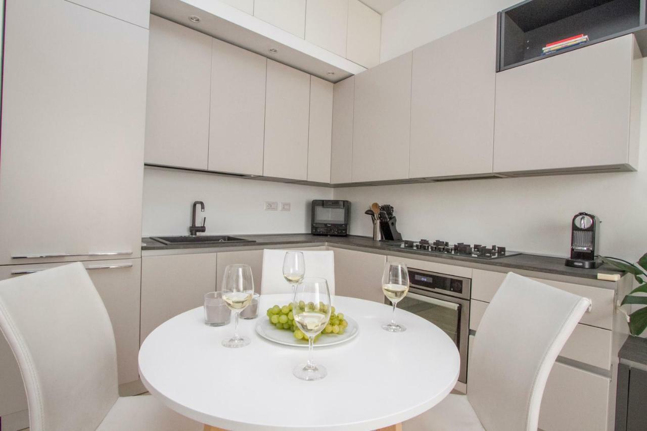 Luxury And Spacious Apartment Milan Exterior photo