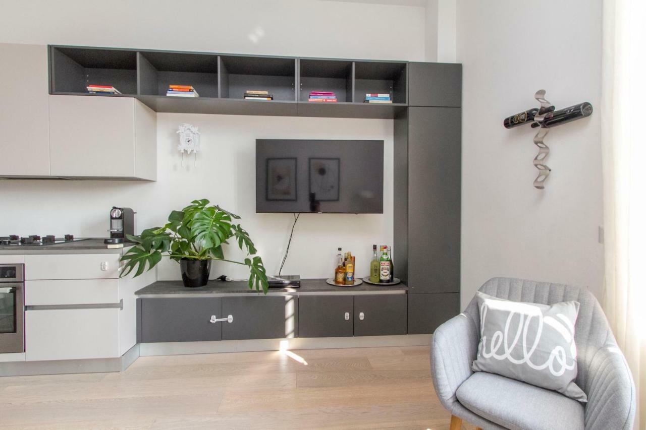Luxury And Spacious Apartment Milan Exterior photo