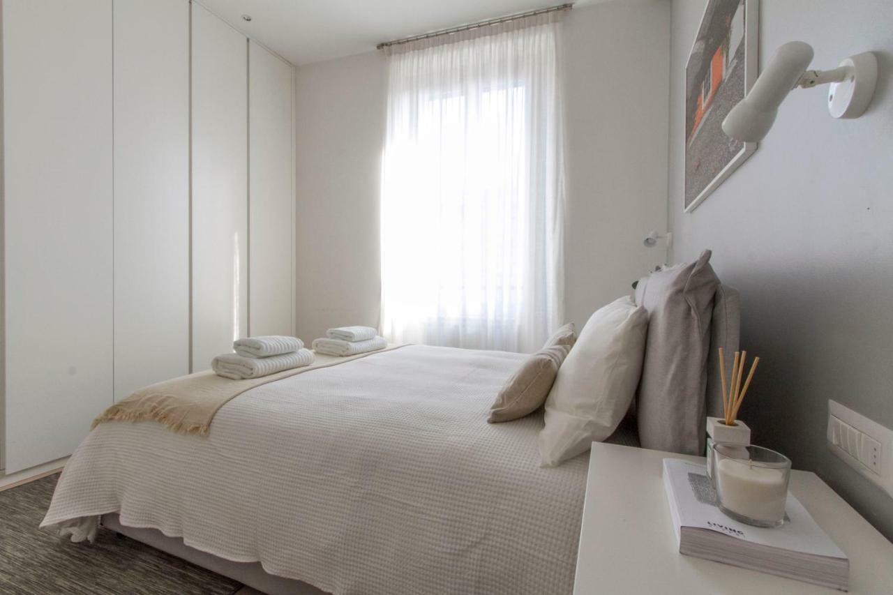 Luxury And Spacious Apartment Milan Exterior photo